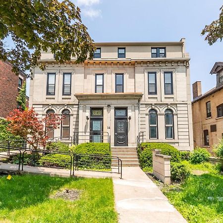 Upscale 1BR - Boutique Apartment - PRIME Location Downtown! Hamilton Extérieur photo
